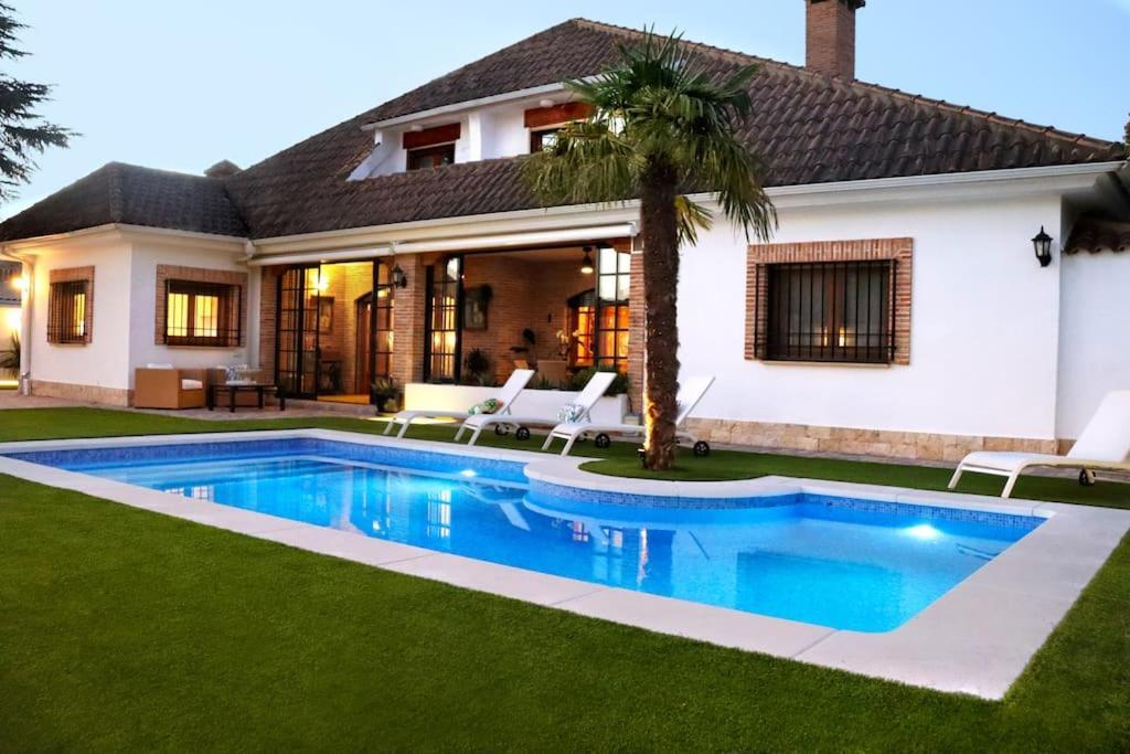 La Casa De Enfrente Villa Herencia Luaran gambar