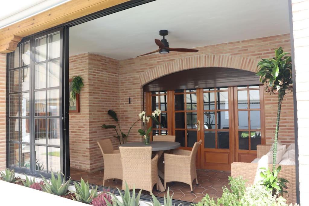 La Casa De Enfrente Villa Herencia Luaran gambar