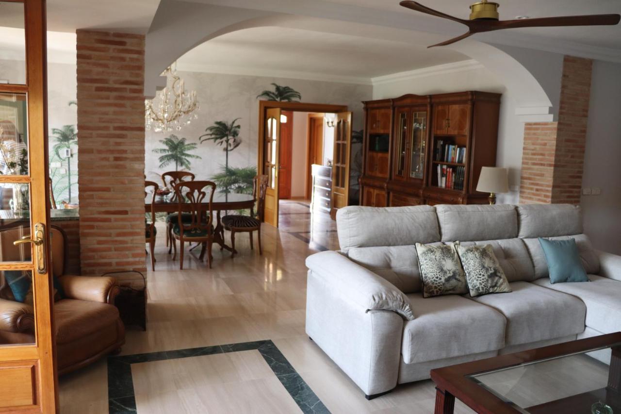 La Casa De Enfrente Villa Herencia Luaran gambar